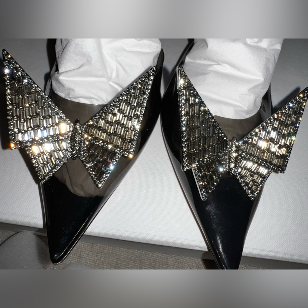 AMINA MUADDI
x AWGE Phoenix crystal butterfly Slingback Pumps
Size: 8 | IT 38.5